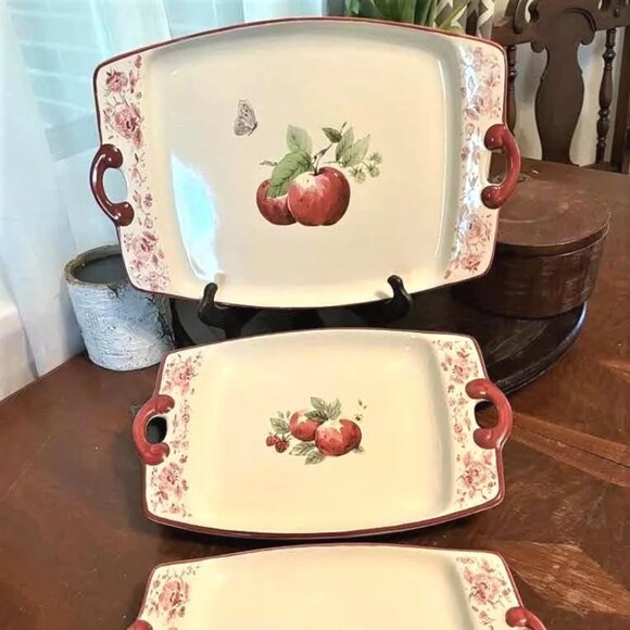 Pfaltzgraff Delicious | Set of Serving Trays | Nesting Platters - Picture 3 of 12